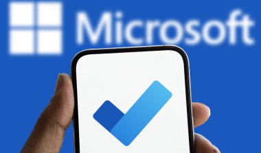 Dhaka, Bangladeş - 02 Ekim 2024: Microsoft To Do logosu akıllı telefonda gösteriliyor.