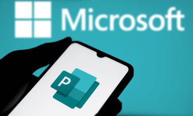 Dhaka, Bangladeş - 05 Ekim 2024: Microsoft Yayımcı logosu akıllı telefonda gösteriliyor.