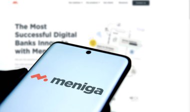 Dhaka, Bangladeş - 22 Ekim 2024: Meniga logosu akıllı telefonda gösteriliyor.