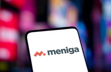 Dhaka, Bangladeş - 22 Ekim 2024: Meniga logosu akıllı telefonda gösteriliyor.
