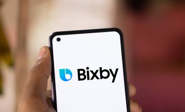 Dhaka, Bangladeş - 23 Ekim 2024: Bixby logosu akıllı telefonda gösteriliyor.