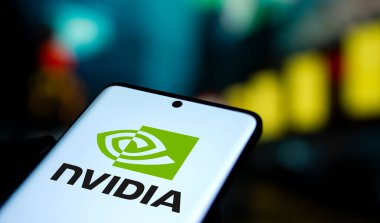Dhaka, Bangladeş - 23 Ekim 2024: Nvidia logosu akıllı telefonda gösteriliyor.