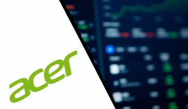 Dhaka, Bangladeş - 25 Ekim 2024: Acer logosu akıllı telefonda gösteriliyor. Acer Inc. Tayvanlı çok uluslu bir şirket..