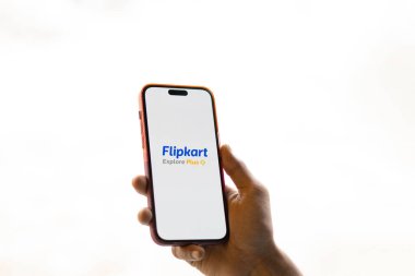 Dhaka, Bangladeş - 02 Kasım 2024: Flipkart logosu akıllı telefonda gösteriliyor.