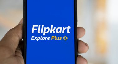 Dhaka, Bangladeş - 02 Kasım 2024: Flipkart logosu akıllı telefonda gösteriliyor.