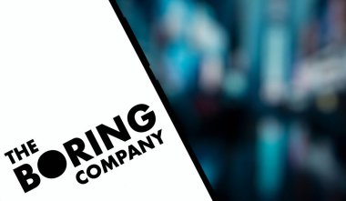 Dhaka, Bangladeş - 24 Kasım 2024: Sıkıcı şirket logosu akıllı telefonda sergileniyor. Sıkıcı Şirket (TBC), ABD 'li altyapı, tünel inşaat ve ekipman şirketidir..