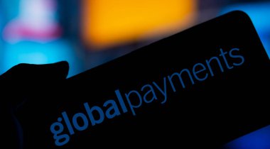 Dhaka, Bangladeş - 25 Kasım 2024: Küresel Ödemeler logosu akıllı telefonda gösteriliyor. Global Payments Inc, ABD 'li bir finans teknolojisi şirketidir..