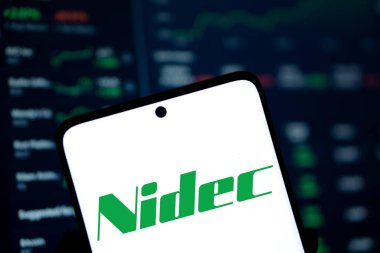 Dhaka, Bangladeş - 28 Kasım 2024: Nidec logosu akıllı telefonda sergileniyor. Nidec Corporation bir Japon üretici şirketidir..