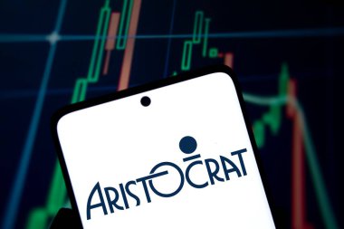 Dhaka, Bangladeş - 2 Aralık 2024: Aristokrat Leisure logosu akıllı telefonda sergilenmektedir. Aristokrat Leisure Limited, Avustralyalı bir kumar makinesi üreticisi..