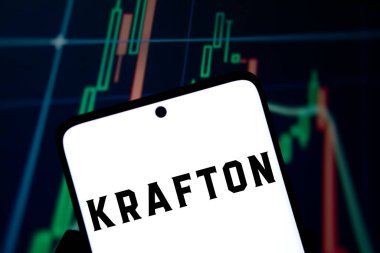 Dhaka, Bangladeş - 9 Aralık 2024: Krafton logosu smartphone.Krafton Inc. Güney Koreli video oyunu yayıncısı ve holding şirketi..