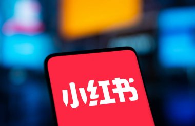 Dhaka, Bangladeş - 16 Ocak 2025: RedNote (Xiaohongshu) logosu akıllı telefonda gösterilir.