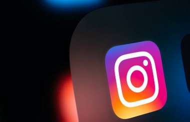 Dhaka, Bangladeş - 23 Ocak 2025: Instagram uygulama simgesini gösteren bir iPad ekranının yakın çekimi.
