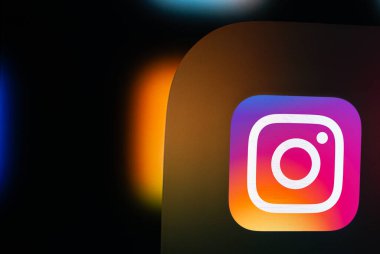 Dhaka, Bangladeş - 23 Ocak 2025: Instagram uygulama simgesini gösteren bir iPad ekranının yakın çekimi.