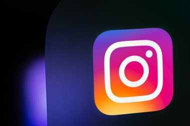 Dhaka, Bangladeş - 23 Ocak 2025: Instagram uygulama simgesini gösteren bir iPad ekranının yakın çekimi.