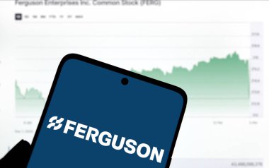 Dhaka, Bangladeş - 1 Aralık 2024: Ferguson logosu akıllı telefondan sergilenmektedir. Ferguson plc, Amerikan-İngiliz çokuluslu tesisat ve ısıtma ürünleri dağıtımcısı şirketidir..