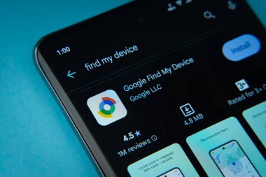 Dhaka, Bangladeş - 16 Mart 2025: Google Playstore 'daki Aygıtımı Bul uygulaması akıllı telefon ekranında gösteriliyor.