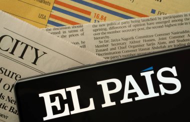 Dhaka, Bangladeş - 16 Mart 2025: EL PaIS gazetesinin logosu akıllı telefon ekranında sergileniyor.