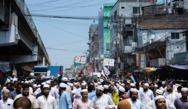 07 Nisan 2025 - Gazipur, Bangladeş: Baskıya uğrayan Filistinlilere destek yürüyüşüne Mawna 'dan çok sayıda kişi katıldı.