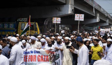 07 Nisan 2025 - Gazipur, Bangladeş: Baskıya uğrayan Filistinlilere destek yürüyüşüne Mawna 'dan çok sayıda kişi katıldı.