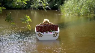 Çiçek teknesi dekoratif düğün çevresi