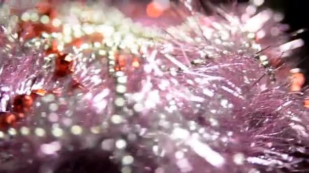 Białe Czerwone Koraliki Błyszczącej Girlandzie Świąteczny Nastrój Dekoracja Błyszczącym Światłem — Wideo stockowe