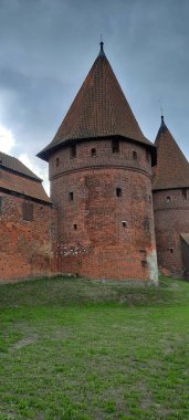 Tallinn şehrinde eski bir ortaçağ kalesi