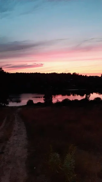 Gölün Üzerinde Güzel Bir Gün Batımı — Stok fotoğraf