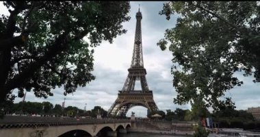 Paris 'teki Eyfel Kulesi, 124- Fransa 4k.
