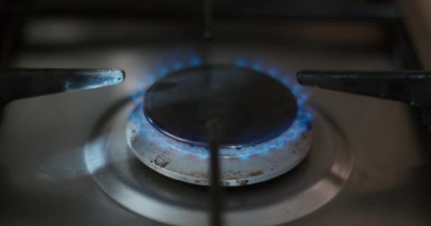 Fornello Gas Fiammeggiante Cucina Domestica Ligu4K Filmati — Video Stock