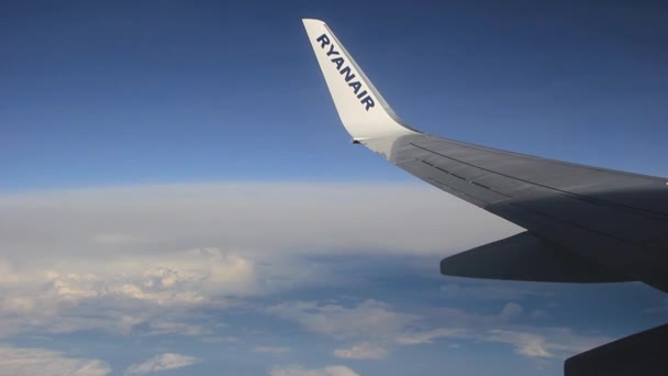 Bristol 2022 Ryanair Airplane Wing Clouds Seen Air Craft Window — 图库视频影像