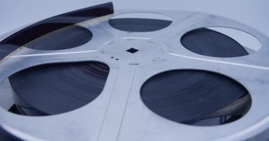 16 Mm Film Yuvarlağı Kendi Ekseni Çevresinde Dönüyor (124x4x4x4x12bit) yakın plan