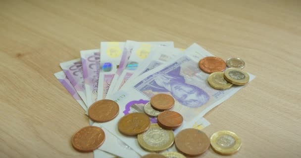 Pengar Bordsmynt Och Sedlar Brittisk Valuta — Stockvideo