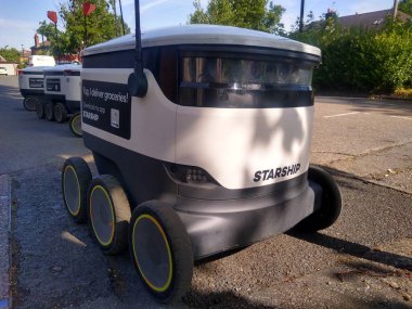 AI Yıldız Gemisi Porsuk Robotları Kümes Satış Ağı içinde