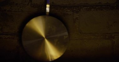 Zaman geçişinin sarkacı, 124K video görüntüsü.