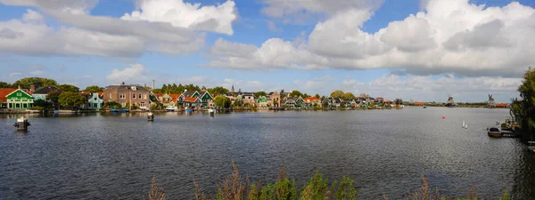 Panoramatický Pohled Zaandam Schans Řadou Starých Domů Holandské Architektury Podél — Stock fotografie