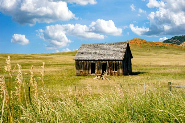 Prairie Shack Abandoned Farm Field Almost Falling South Dakota — Stock Photo, Image