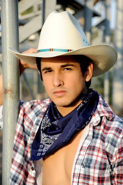 Junger Cowboy Mit Weißem Cowboyhut — Stockfoto