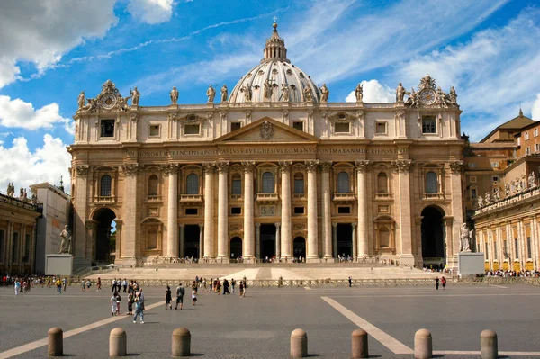 stock image St. Peter's Square in front of St. Peter's Basilica in Vatican City, Rome