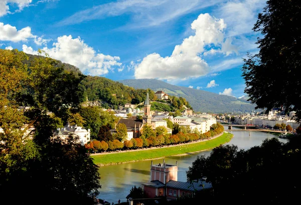 Bela Cena Uma Região Salzburgo Áustria Com Paróquia Protestante Salzburgo Imagens Royalty-Free
