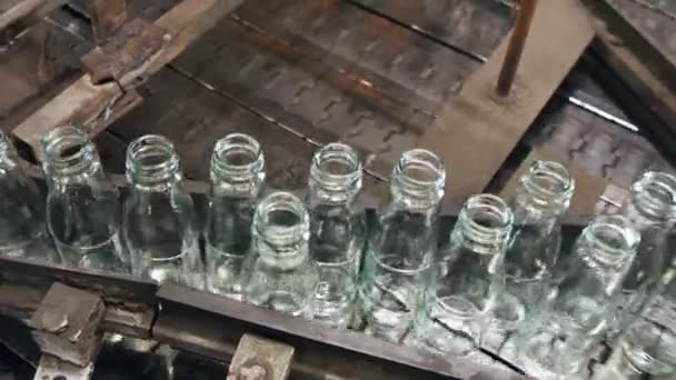Productie Van Glazen Flessen Warme Glazen Flessen Een Productiefaciliteit — Stockvideo