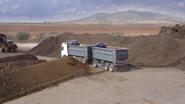 Lugar Producción Compost Industrial Máquinas Cribado Compost Pilas Tractores Carga — Vídeo de stock