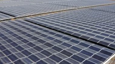 Kuzey İsrail 'deki bir güneş enerjisi çiftliğinin hava görüntüsü.