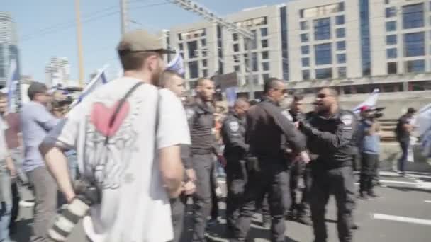 Tel Aviv Israel Marzo 2023 Manifestantes Chocan Con Fuerzas Policiales — Vídeo de stock