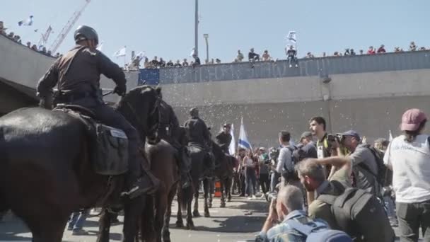 Tel Aviv Israel Mars 2023 Protestanter Kolliderar Med Polisstyrkor Våldsamma — Stockvideo