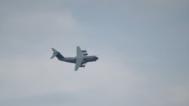 Uçuş sırasında A400 M ATLAS askeri nakliye uçağı