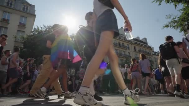 Parigi Francia Giugno 2023 Gente Cammina Strade Della Città Nella — Video Stock