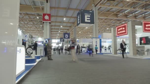 Bourget Franciaország 2023 Június Látogatók Párizs Air Salon Séta Folyosókon — Stock videók