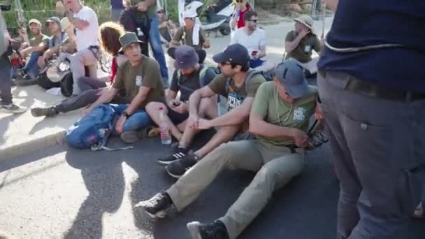 Jerusalén Israel Julio 2023 Manifestantes Enfrentando Policía Durante Disturbios — Vídeo de stock
