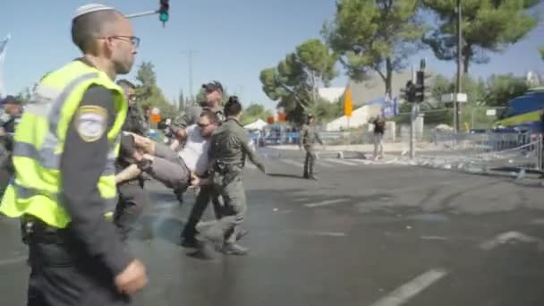 Gerusalemme Israele Luglio 2023 Manifestanti Fronte Alla Polizia Durante Rivolte — Video Stock