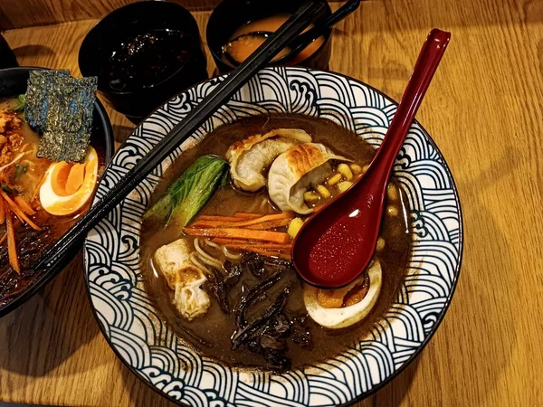 Asiático Japonés Ramen Sopa Fideos Con Carne Huevo Tazón —  Fotos de Stock
